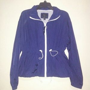 NWT f21 windbreaker